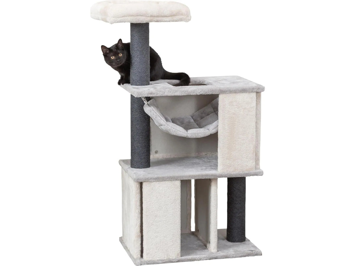 Trixie Juliano klorestativ i beige og grått med sisalstolper, hule, hengekøye og en svart katt.