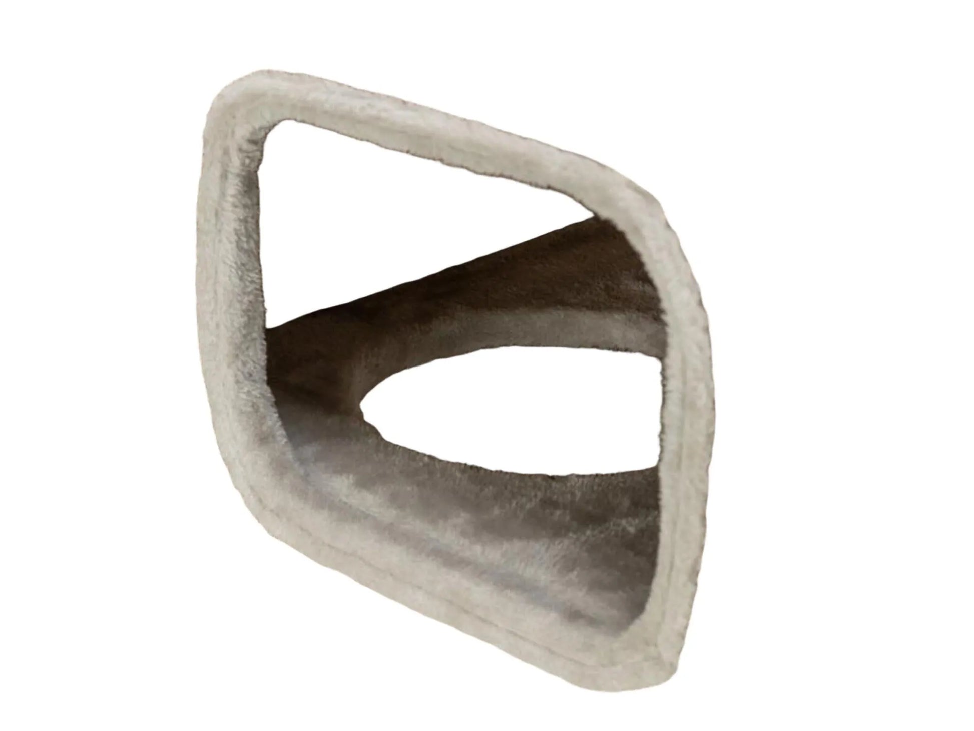 Trixie Juno kattetårn i beige sisal og plysj, med en huleåpning.