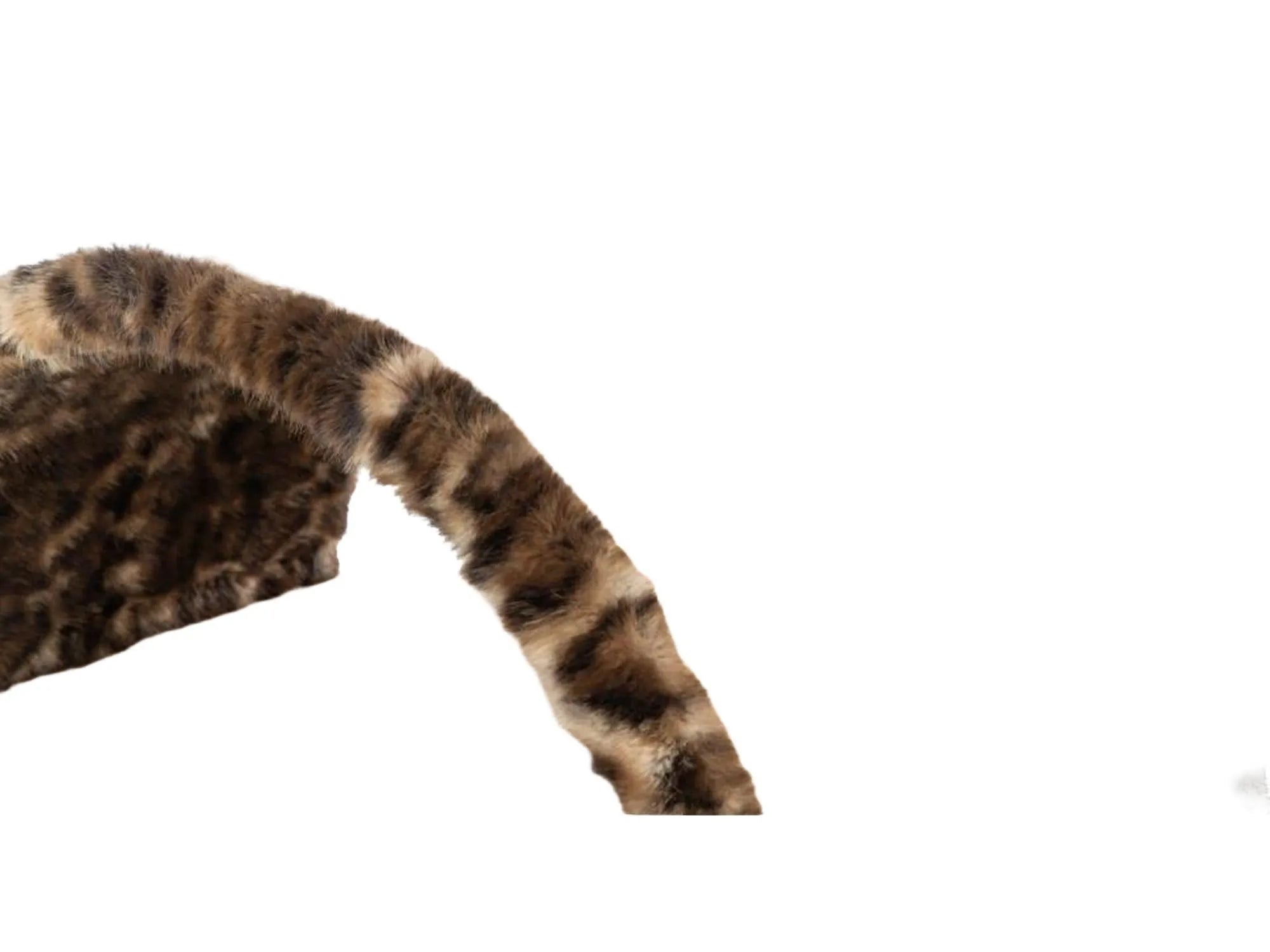 Trixie Leo kattetre med beige sisal kloreflate og myk, leopardmønstret plysj.