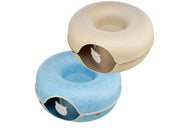 Trixie Play Donut kattetunnel i filt, Ø60 cm, i blå og beige med leke i snor.