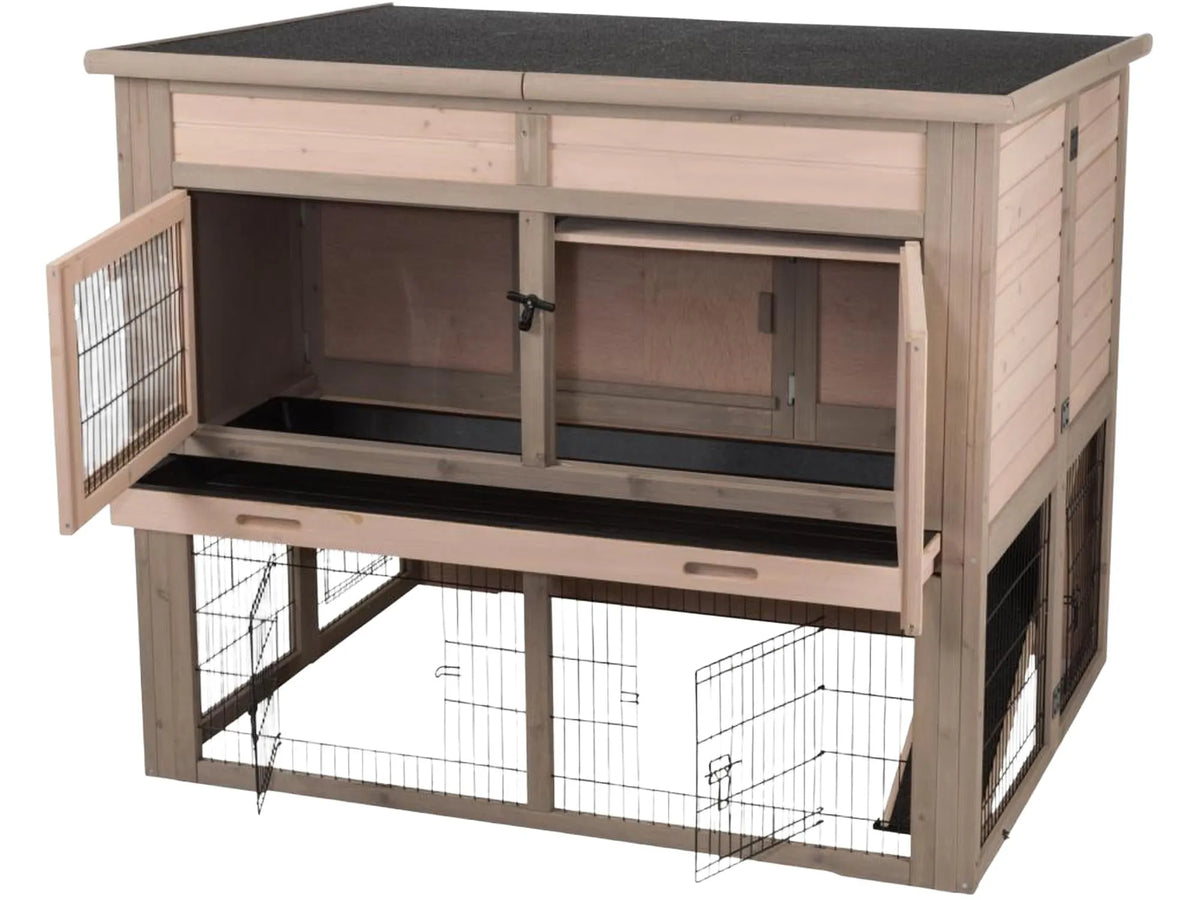 Trixie Small Animal Hutch XL, isolert trebur med svart tak, nettingdører og uttrekkbare skuffer.