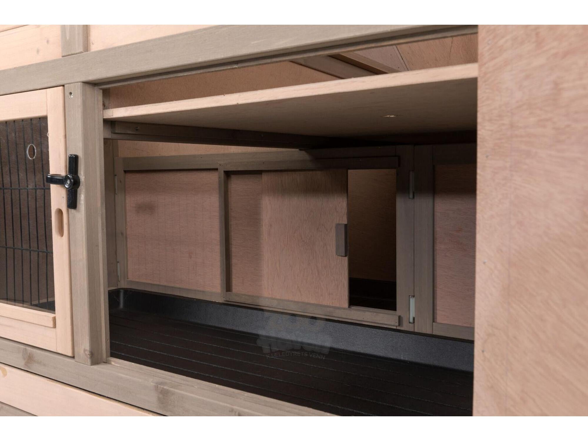 Trixie Small Animal Hutch XL with Insulation 120 x 98 x 94 cm