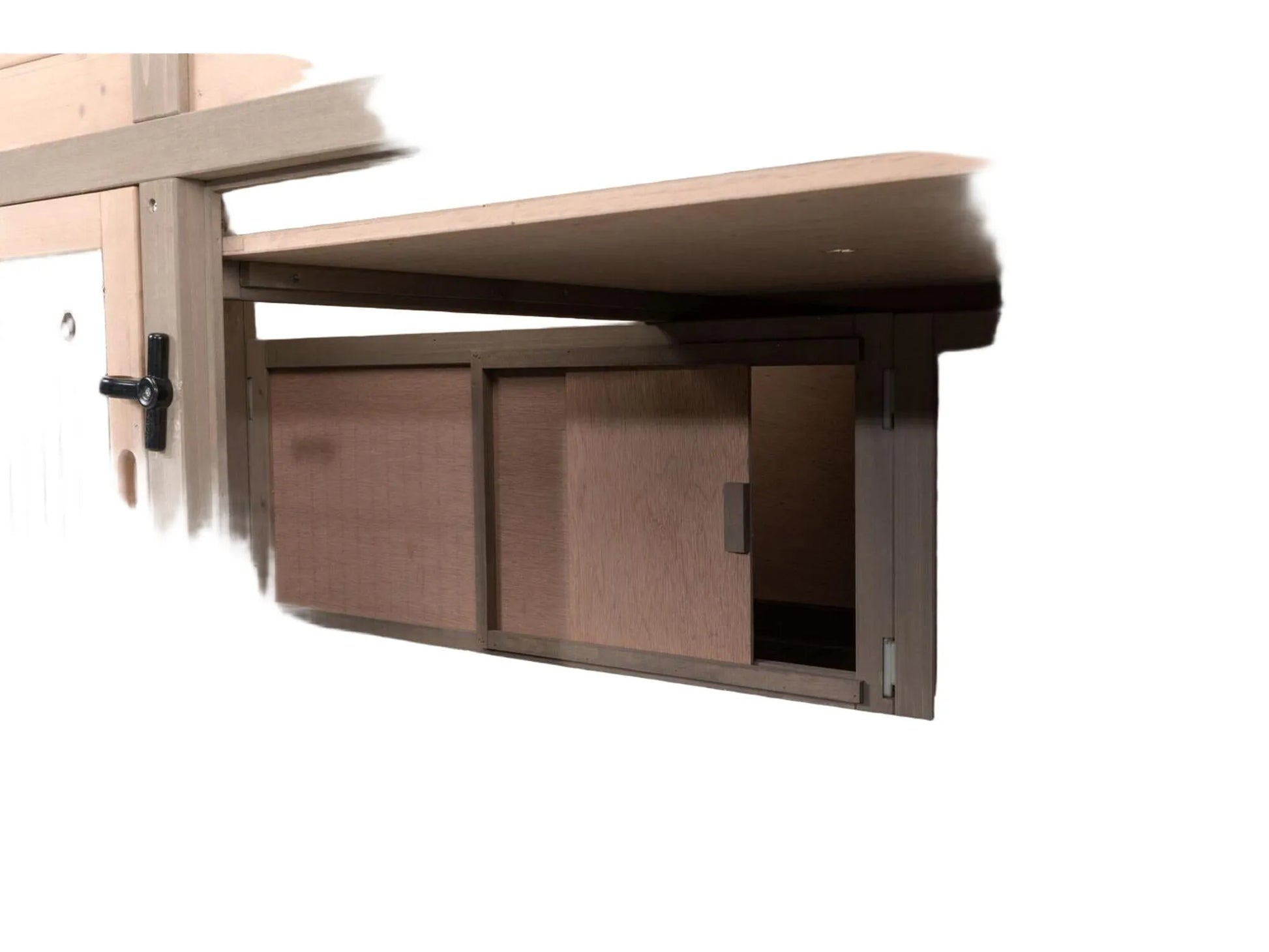 Trixie Small Animal Hutch XL, isolert trebur med mørk bunn og skyvedører, for kanin og marsvin.