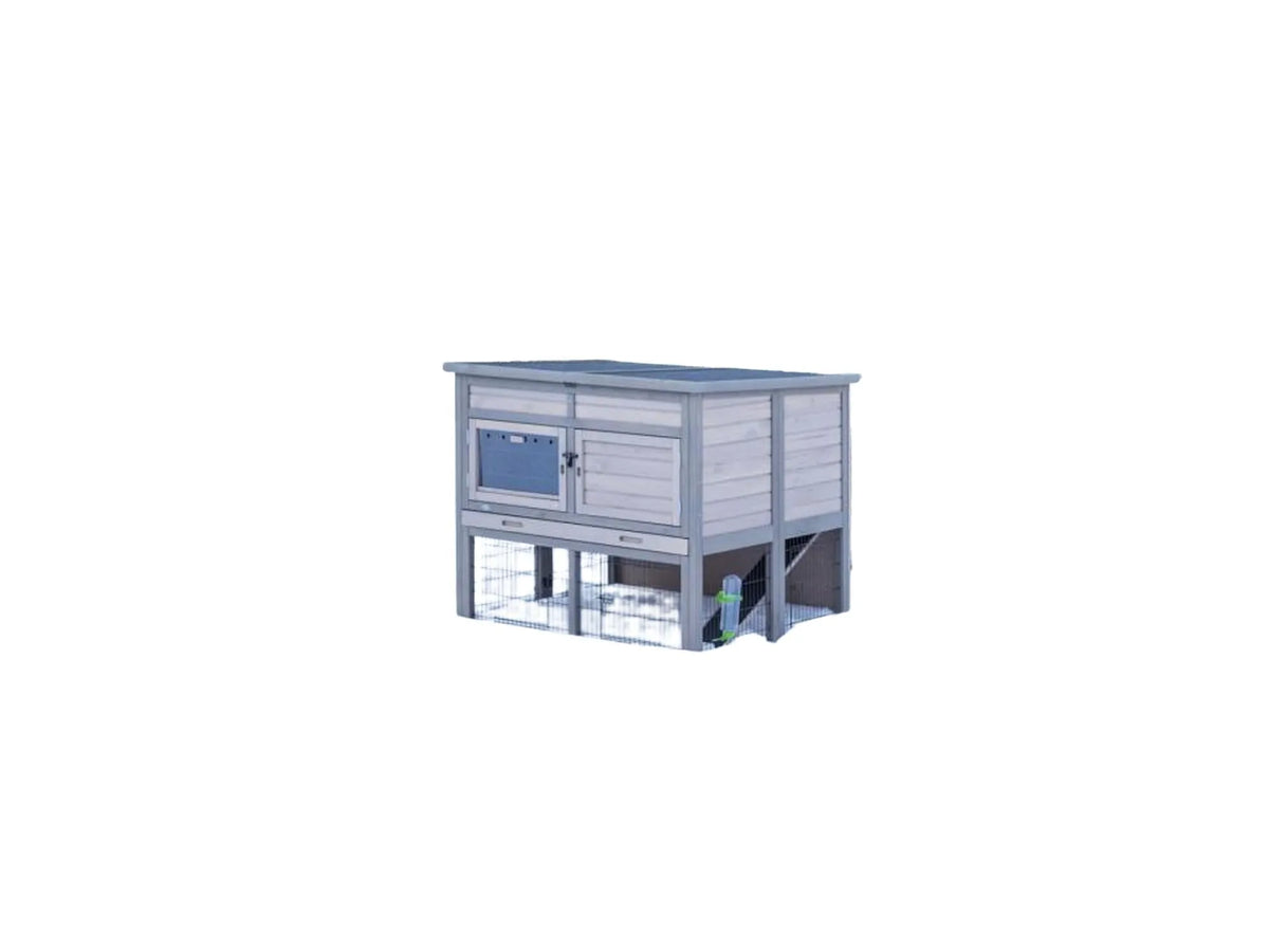 Trixie Small Animal Hutch XL, isolert utebur i lyst tre med mørkt tak og integrert utegård, i snø.