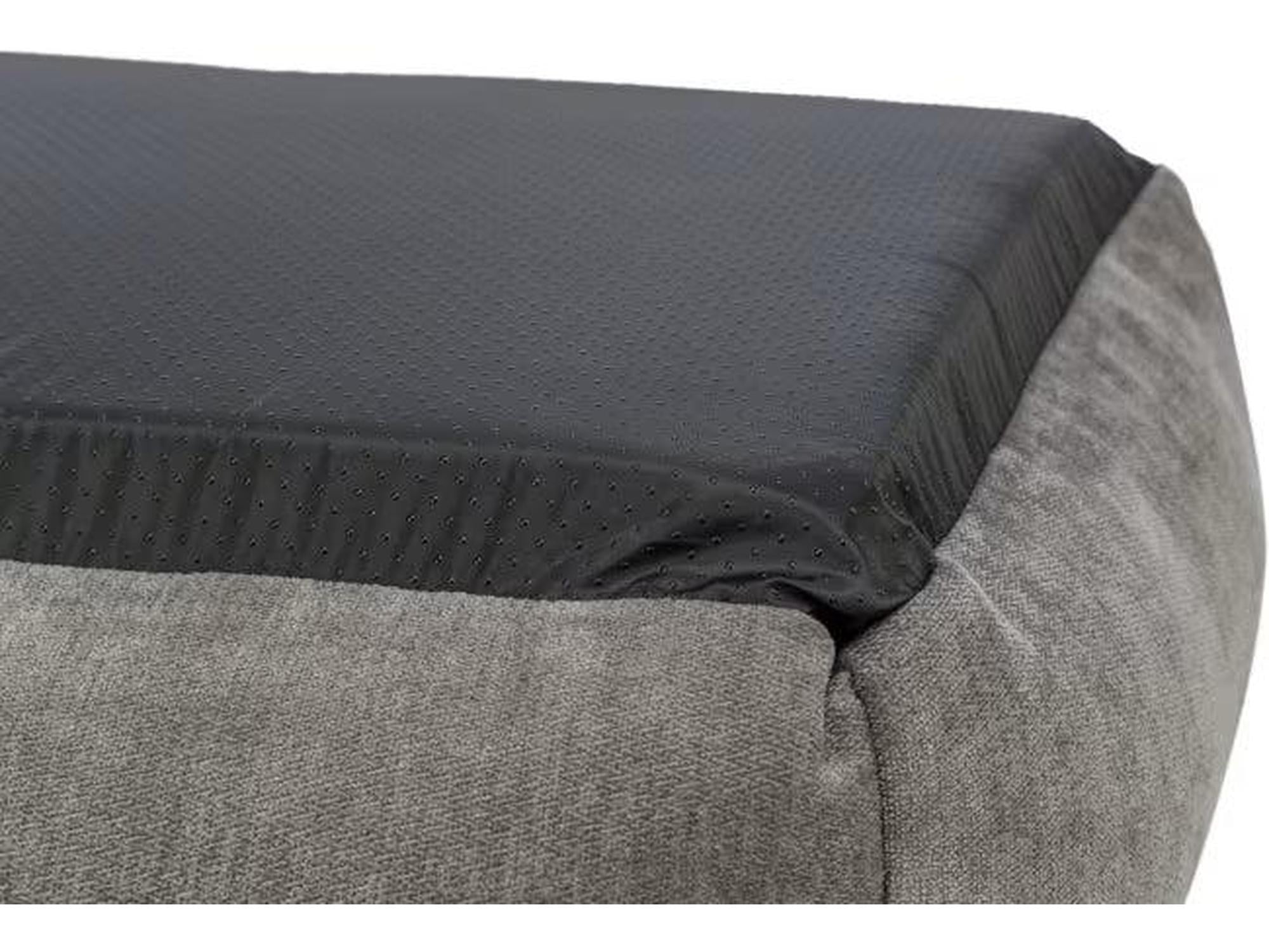 Grå ortopedisk hundeseng i Chenille-stoff med sklisikker sort bunn og minneskum for optimal støtte.