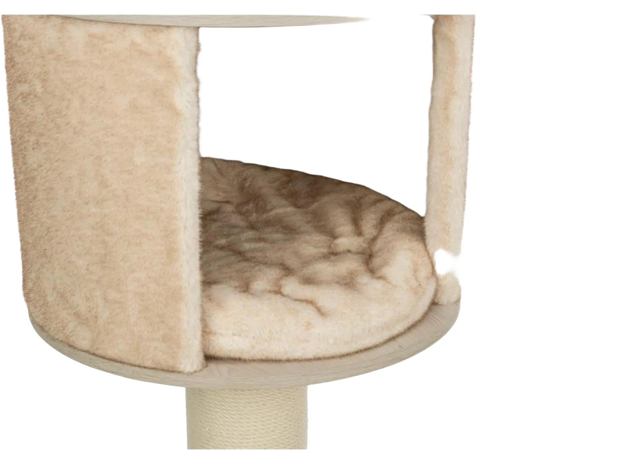 Nærbilde av Trixie XXL Kiara kattetre i beige, med myk polstret hule og sisal klorestolpe.