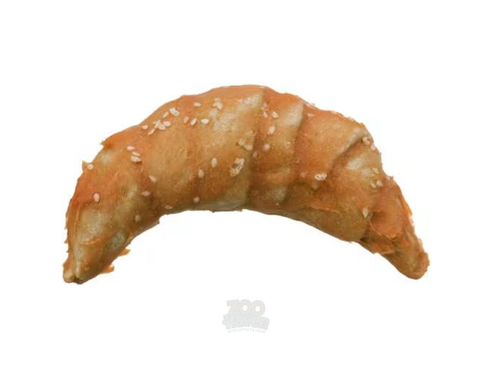 Brun tyggecroissant til hund, 11 cm, med kyllingfilè og sesamfrø på hvit bakgrunn.