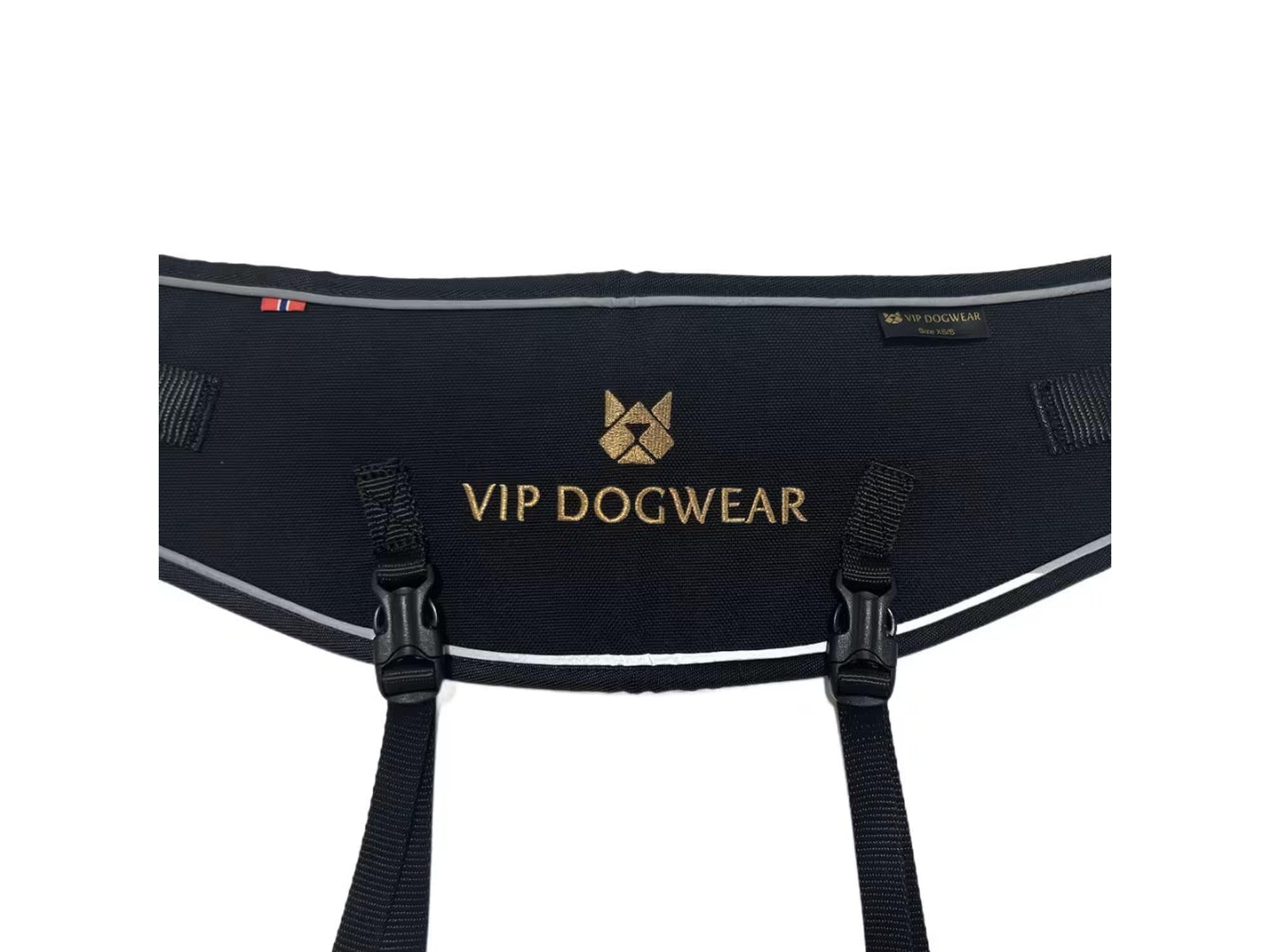 Svart VIP Dogwear turbelte med gull logo, refleksdetaljer og justerbare stropper.