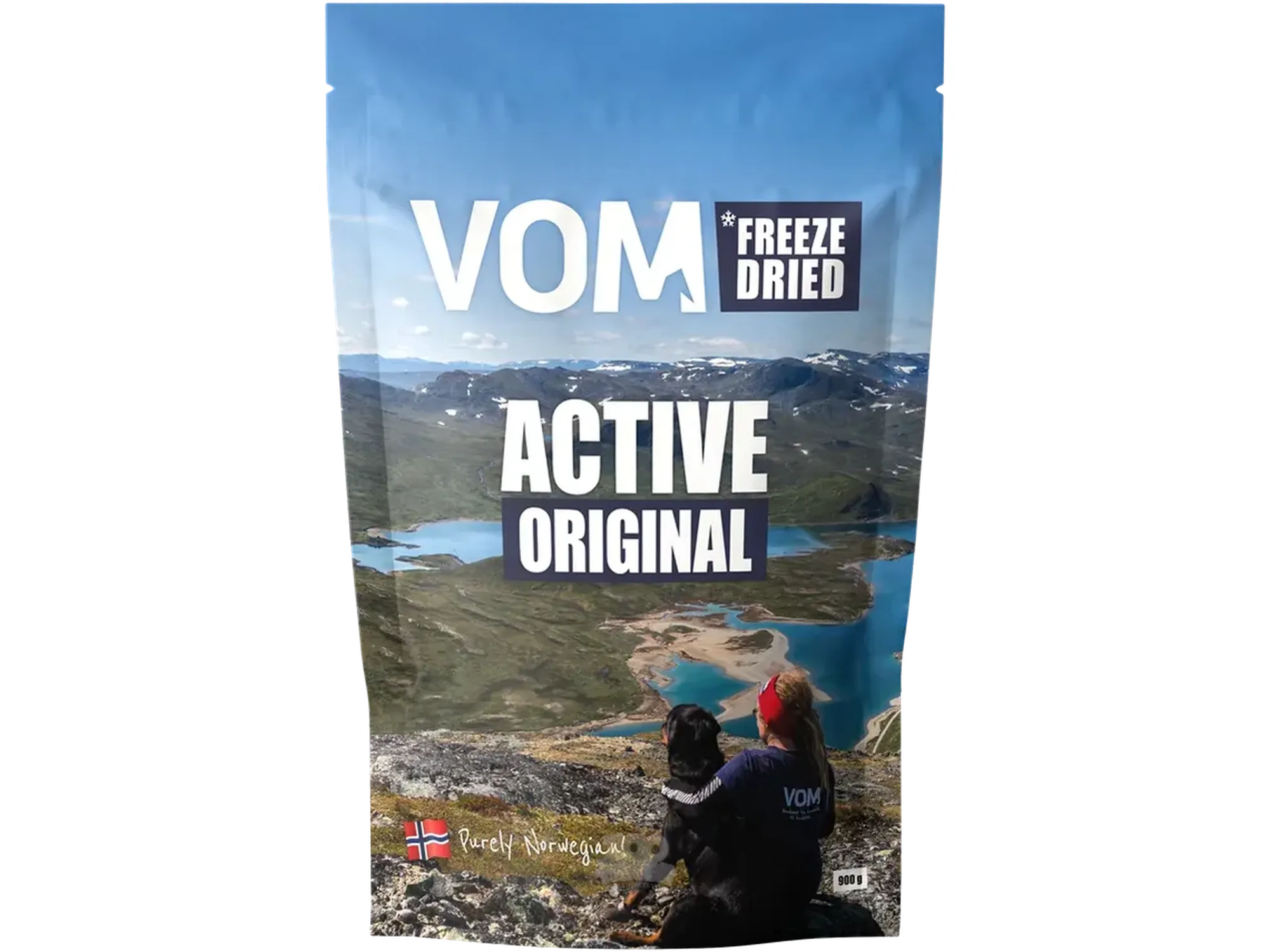 VOM Freeze Dried Active Original hundefôr i blå pose med fjell- og innsjømotiv, kvinne og hund.