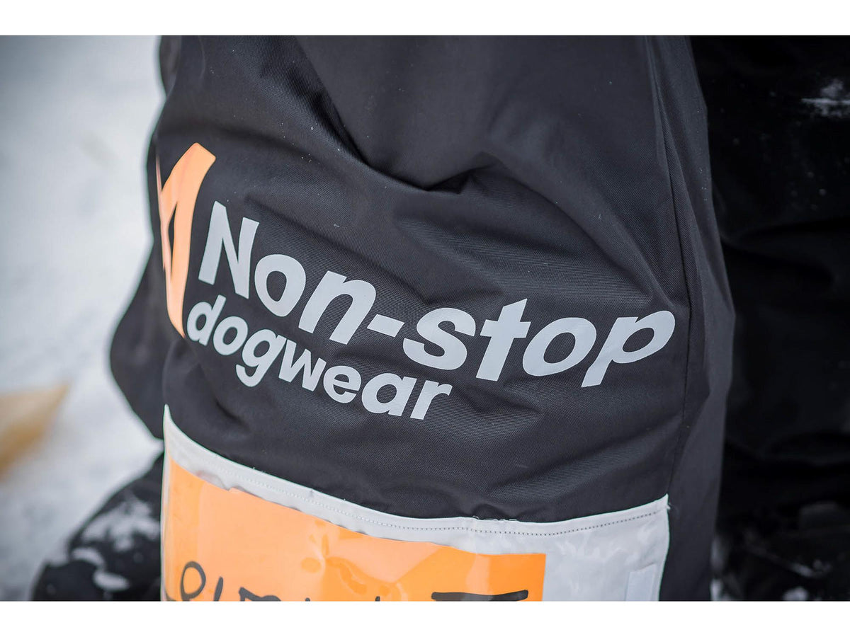 Non-stop dogwear Musher depot bag 40 liter – Svart