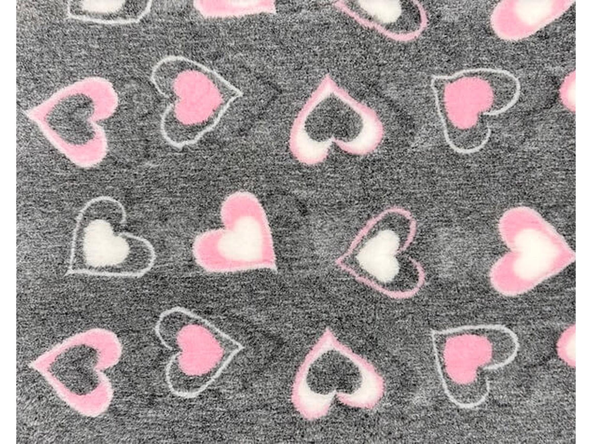 VetBed Nonslip liggematte 100x150 cm med rosa og hvite hjerter på grå bunn.