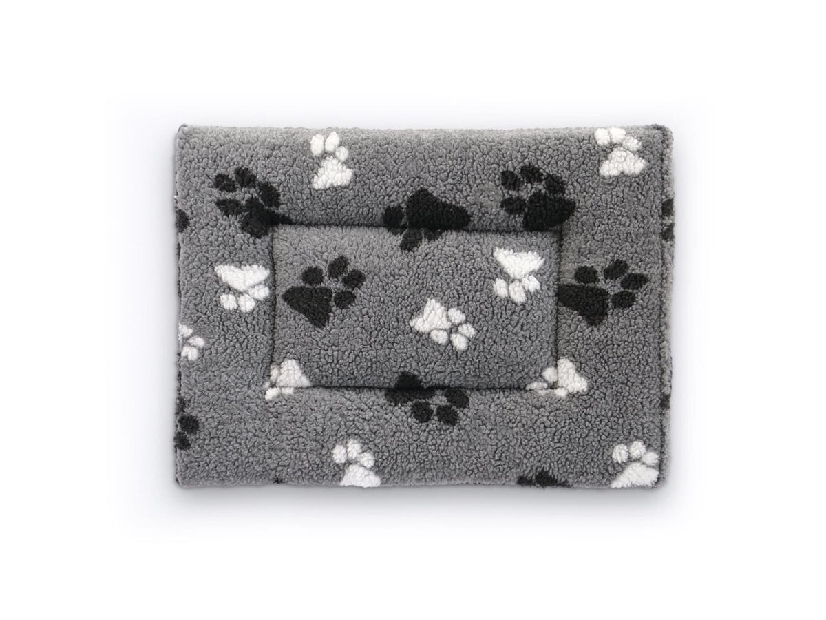 VetBed Burmatte Fleece Soft i grå med sorte og hvite poter, tilpasset standard bur.